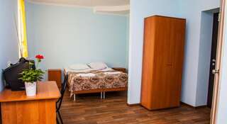 Гостиница Kaluzhskiy Dvor Калуга Кровать в трехместном общем номере-2