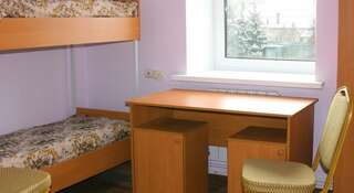 Гостиница Kaluzhskiy Dvor Калуга Кровать в общем номере с 2 кроватями-1